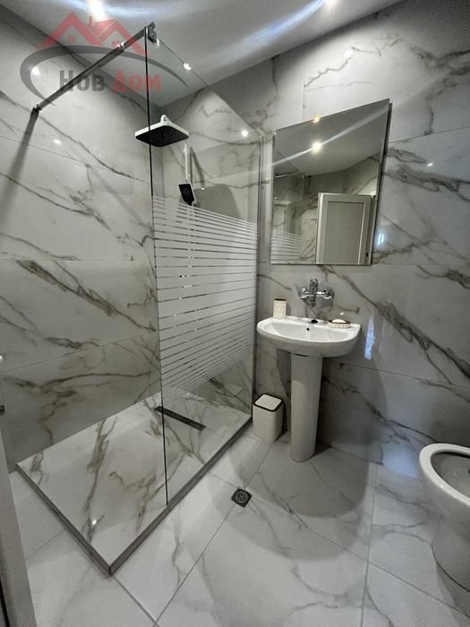 Просторен тристаен в кв. Акация