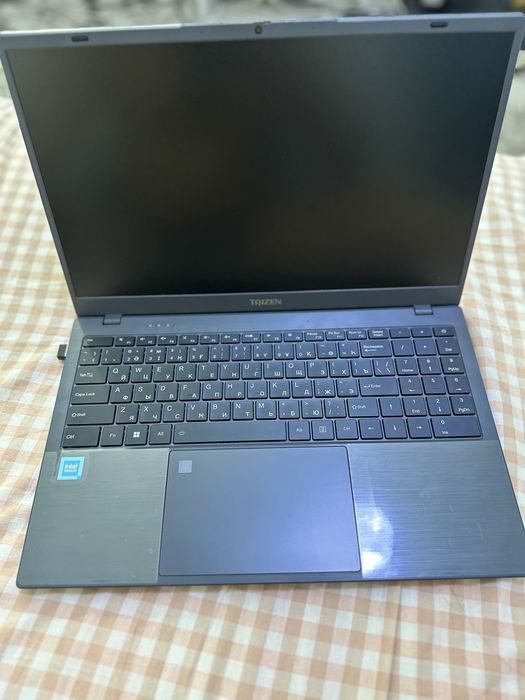 Продам ноутбук  в отличном состояний