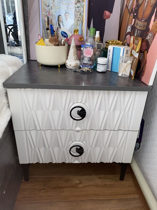 Продаю спальный гарнитур