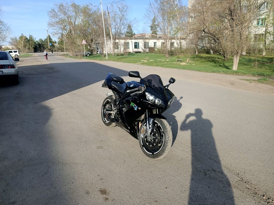 Спортбайк Yamaha R1