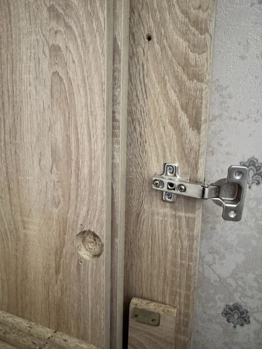 Продам шкаф с полками для вещей