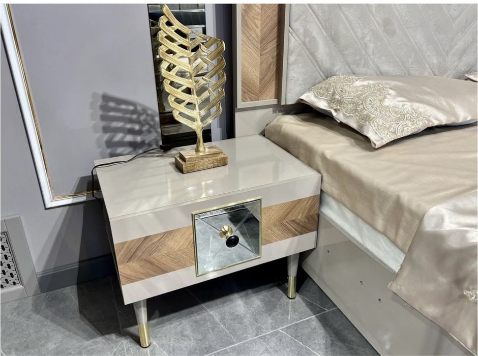 Спальный гарнитур Lotus