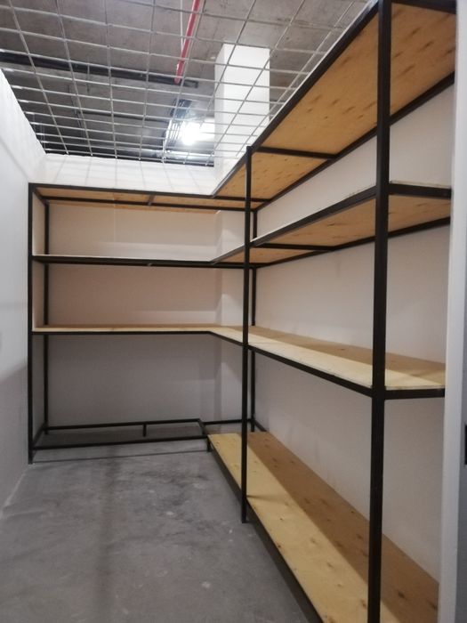 Стеллажи в кладовки