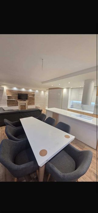 Продава се Тристаен апартамент в Плевен, Широк център - 100 кв.м за 2350 €/кв.м - Снимка #1