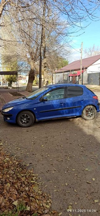 Продам автомобиль Peugeot  хэтчбек