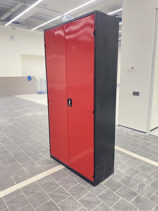 Metal shkaf zavodlar ustaxonalar va sexlar uchun