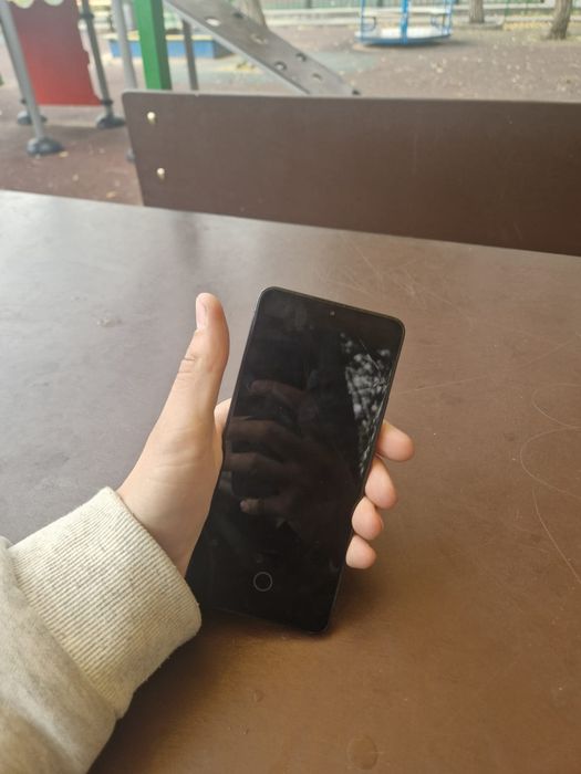 Poco f6 с коробкой