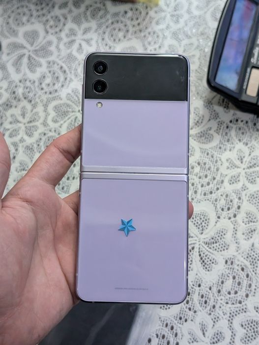 Samsung Galaxy Z Flip 3 150$