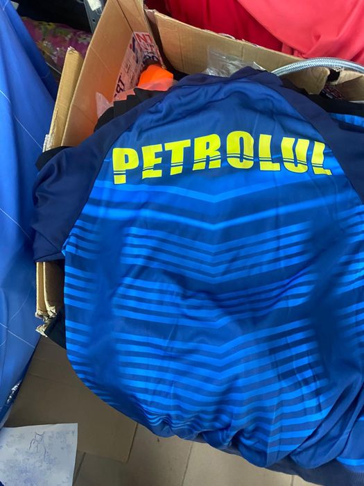 Vînd treninguri bărbătești