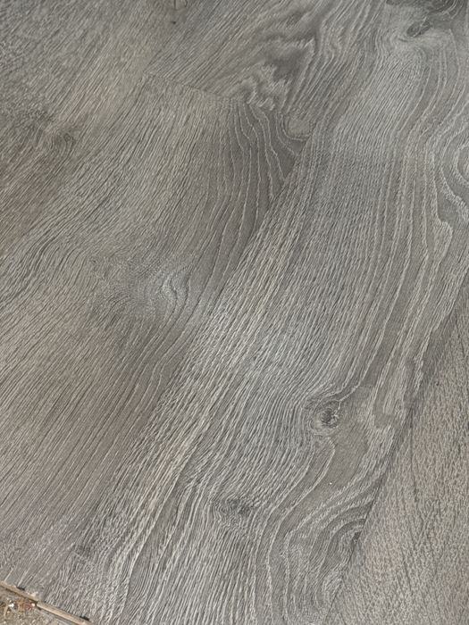 Ламтнат водостойкий бесплптно 35 кв на топку сняли с пода