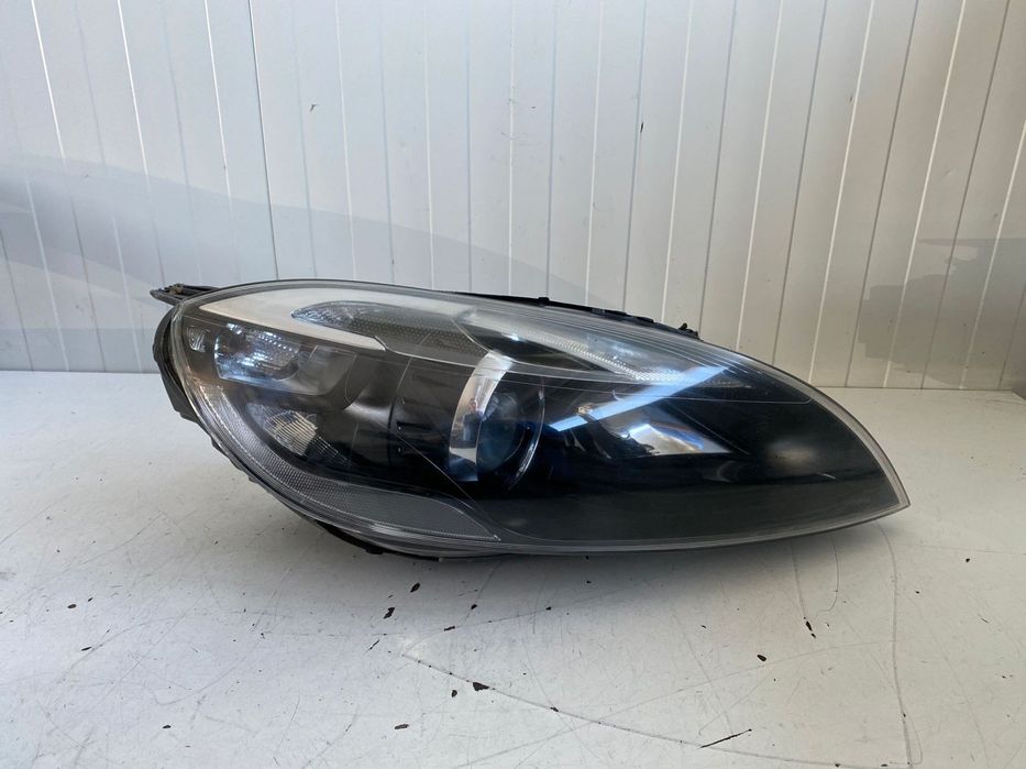 Far xenon dreapta RHD VOLVO V40 31420010