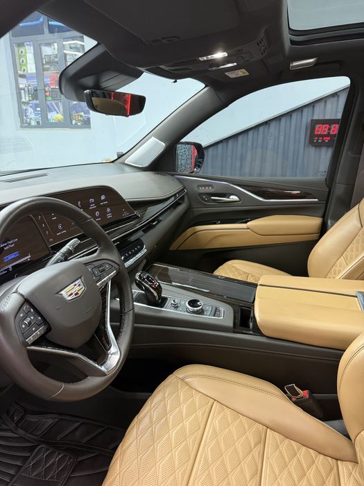 Cadillac escaled full