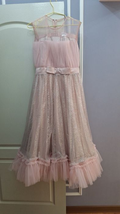 Срочно продаётся брендовое платье