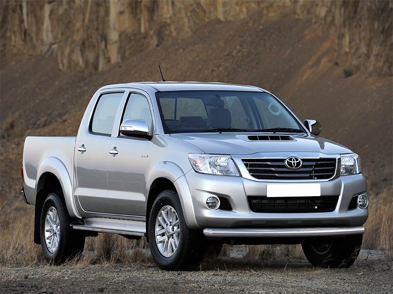 Стекла фар  Tayota hilux 05-08г.