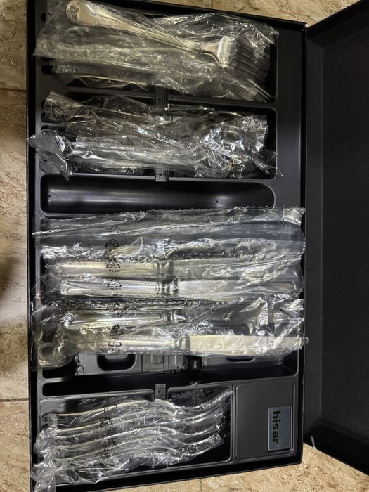 Продам новый набор ложек,вилок и ножей