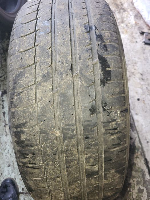 Продам резину 235/45/18