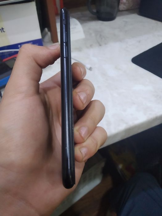 Iphene se 2 81 yomkst