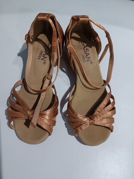 Танцевальная обувь для детей