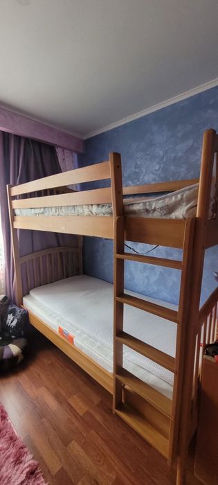Pat etajat utilizat, in perfecta stare.