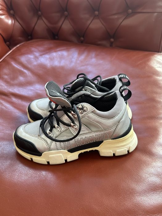 Ghete Love Moschino, in stare foarte buna, marimea 37.