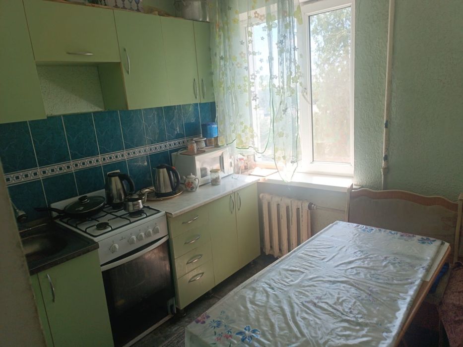 Продется 2 х ком кв на площадье