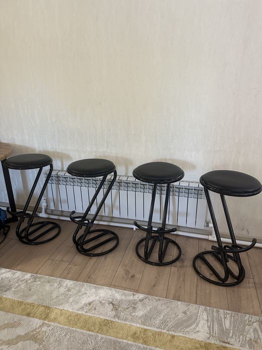 Продам стулья для барной стойки