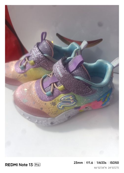 Adidasi Sketchers nr.24 noi