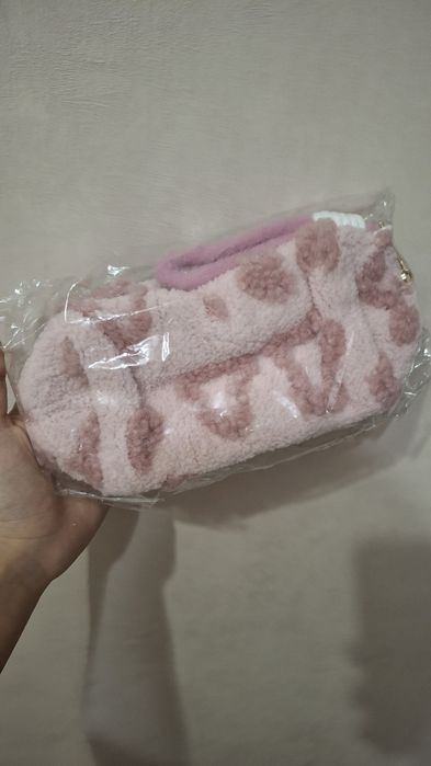косметичка розовая с сердечками