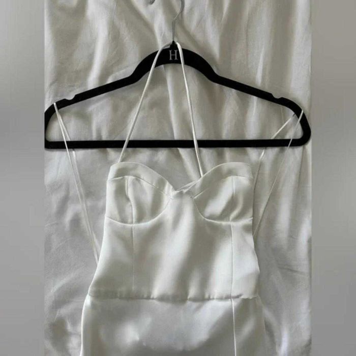 Rochie midi Zara cu decolteu în formă de inimă și bretele reglabile