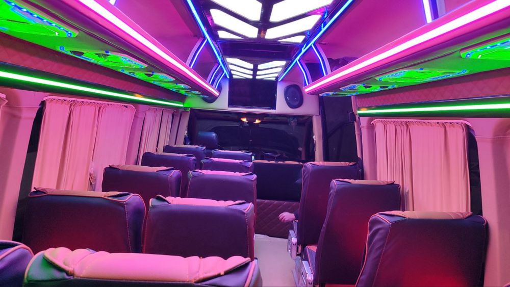 заказ микроавтобусов пассажирские перевоски транспортные услуги мерс