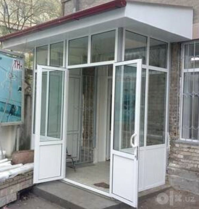 Изготовление рам для окон и дверей, витражи