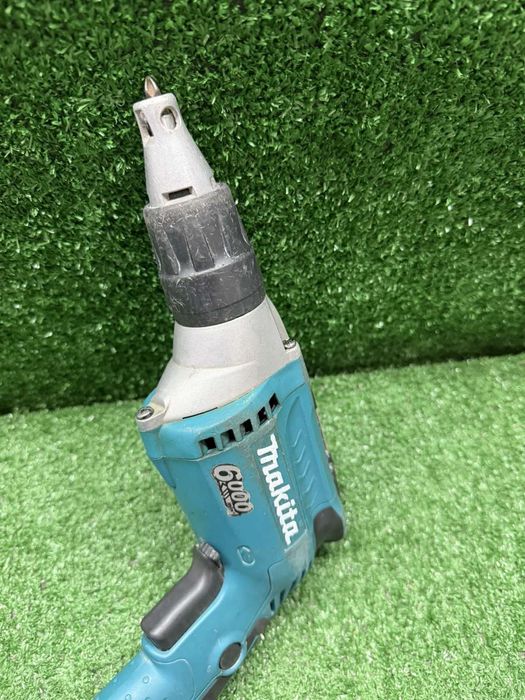 Винтоверт за гипсокартон на Makita FS6300