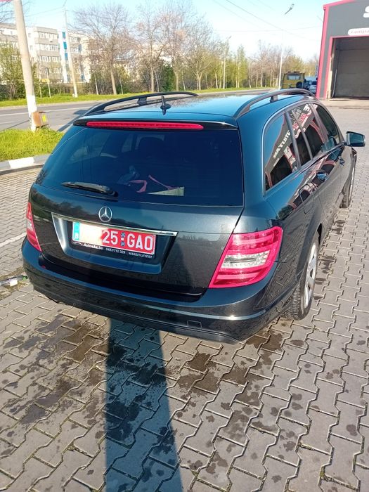 Vând Mercedes c 200
