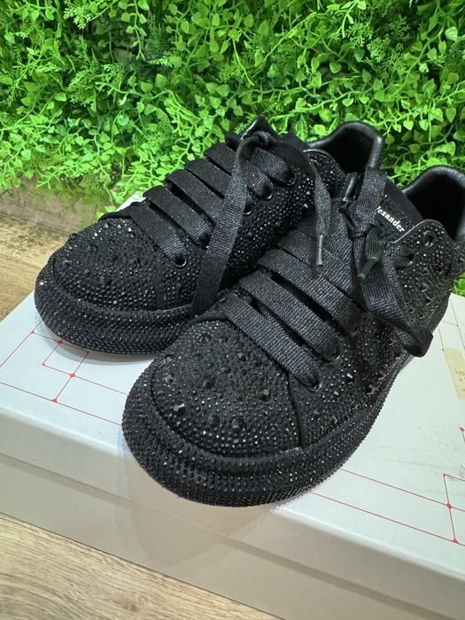 Дамски обувки с камъни