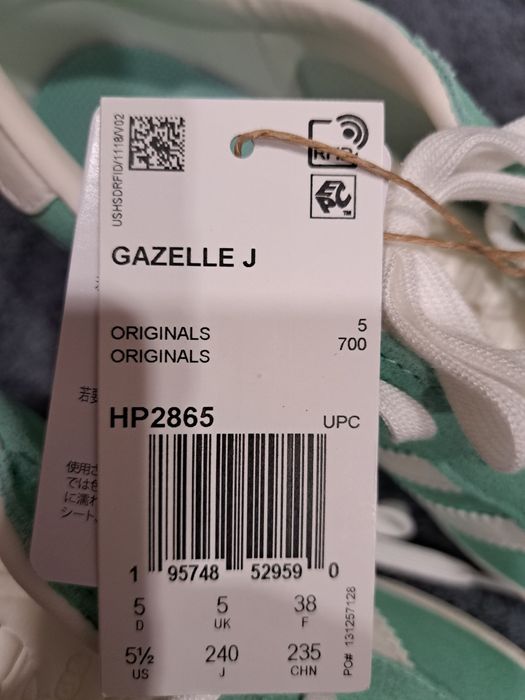 Продам новые кеды Адидас