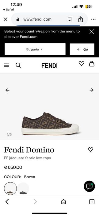 Обувки на марката fendi