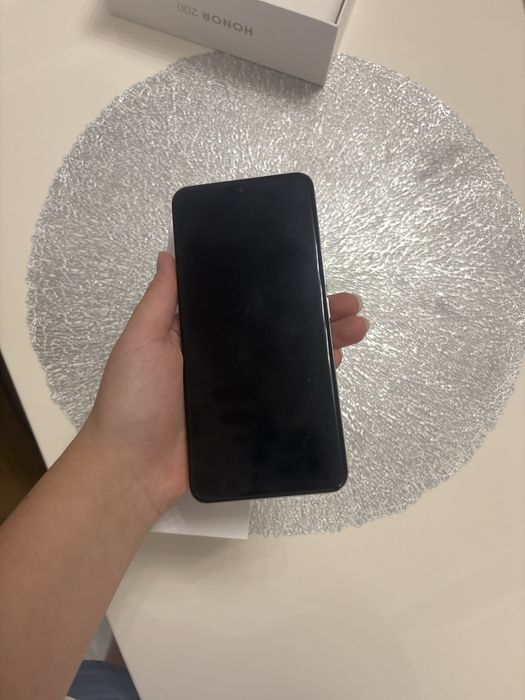 Honor 200 продаю