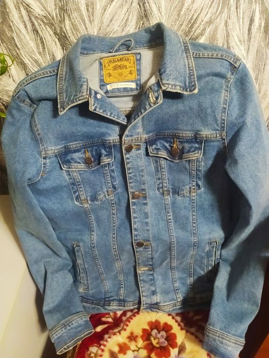 Продам джинсовую куртку