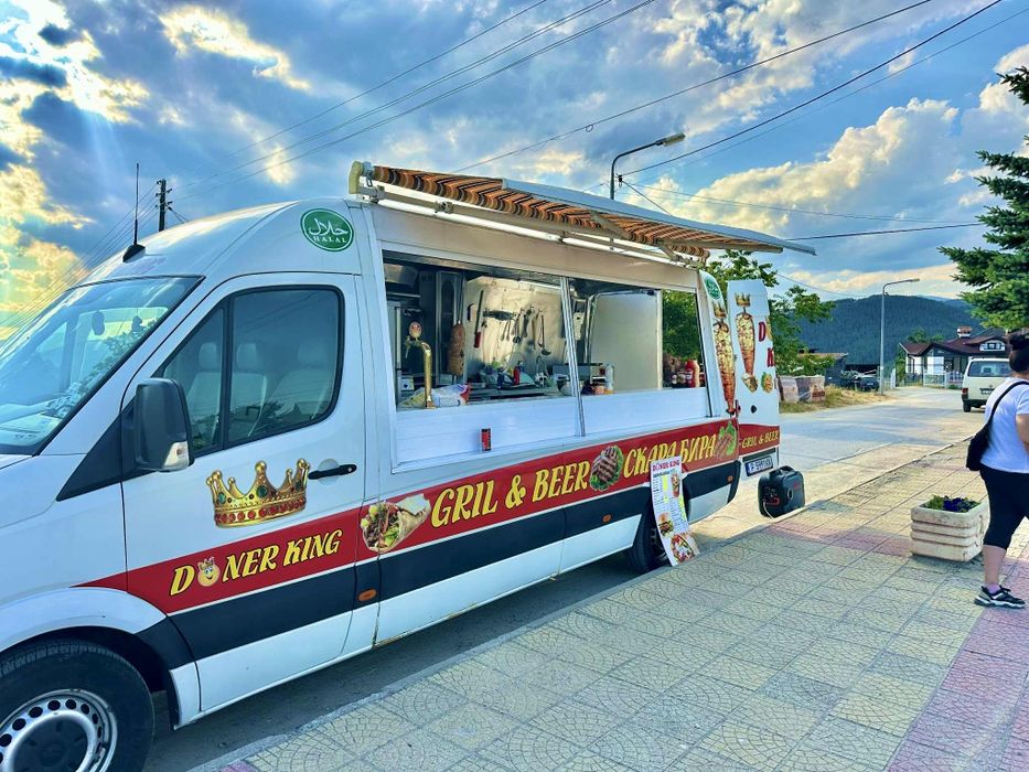 Специален автомобил/кемпер за бързо хранене