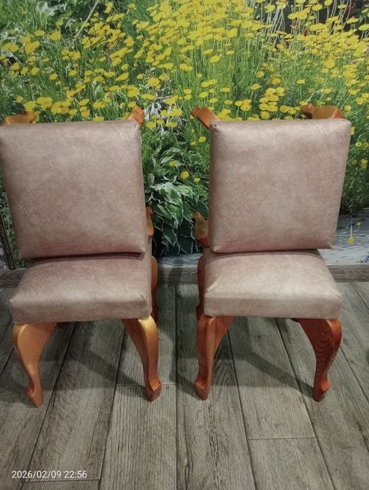 Продам четыре пуфика