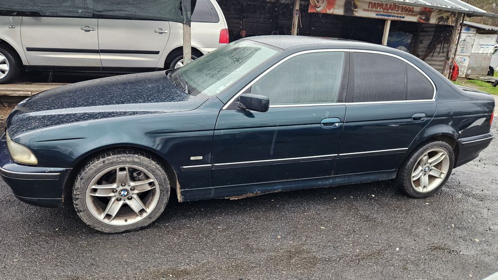 BMW E39 - 520i на части