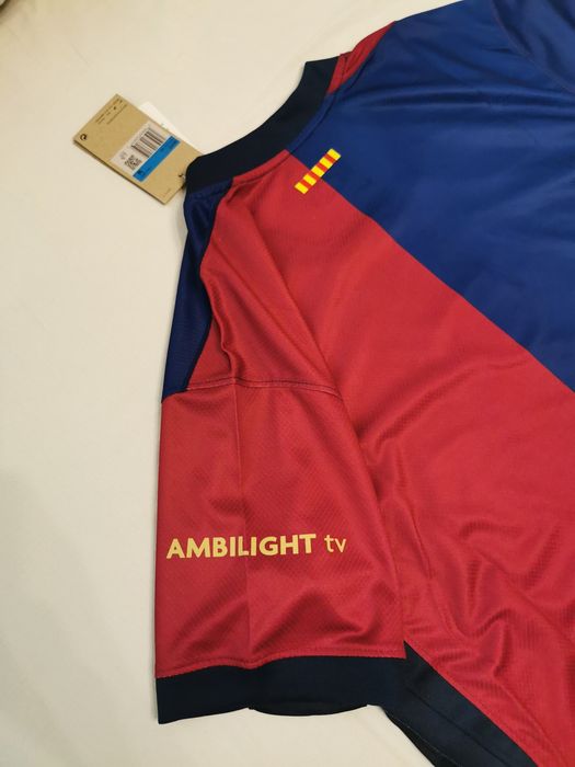 Tricou Nike nou cu eticheta, FC Barcelona, mărimea M, însemne brodate