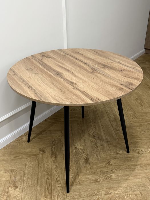 Продам стол и 2 стула