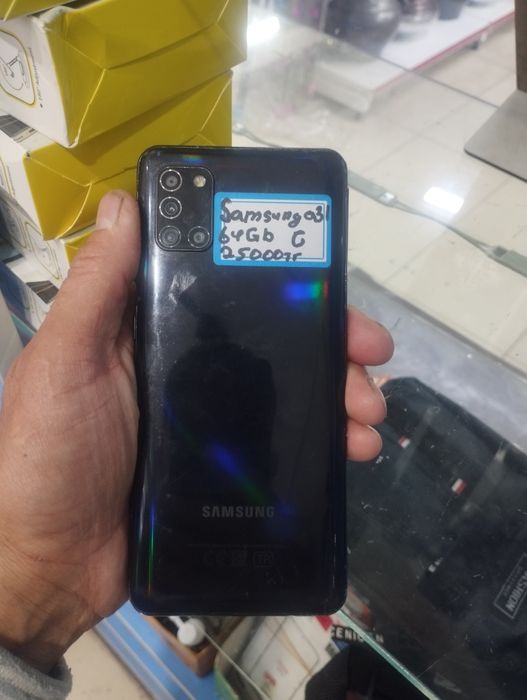 Samsung a51 64Gb, Realme Hote 30 Plai 128Hb,  Samsung a50 64Gb.