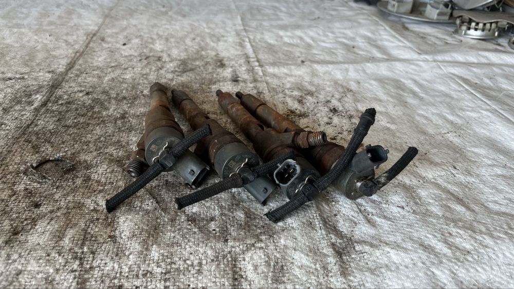 Toyota Yaris 1.4 D4D 4 броя дюзи