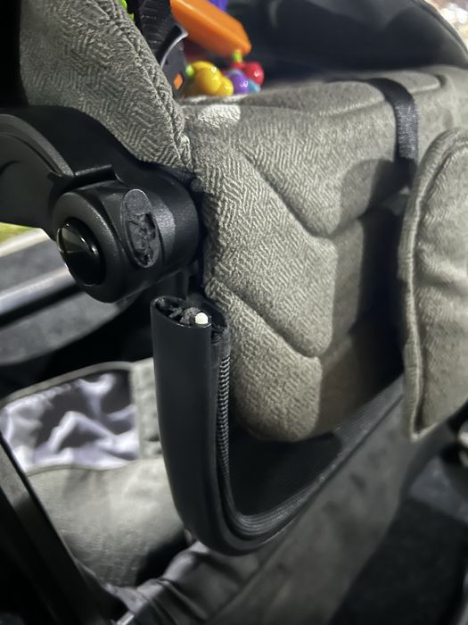 Коляска с люлькой