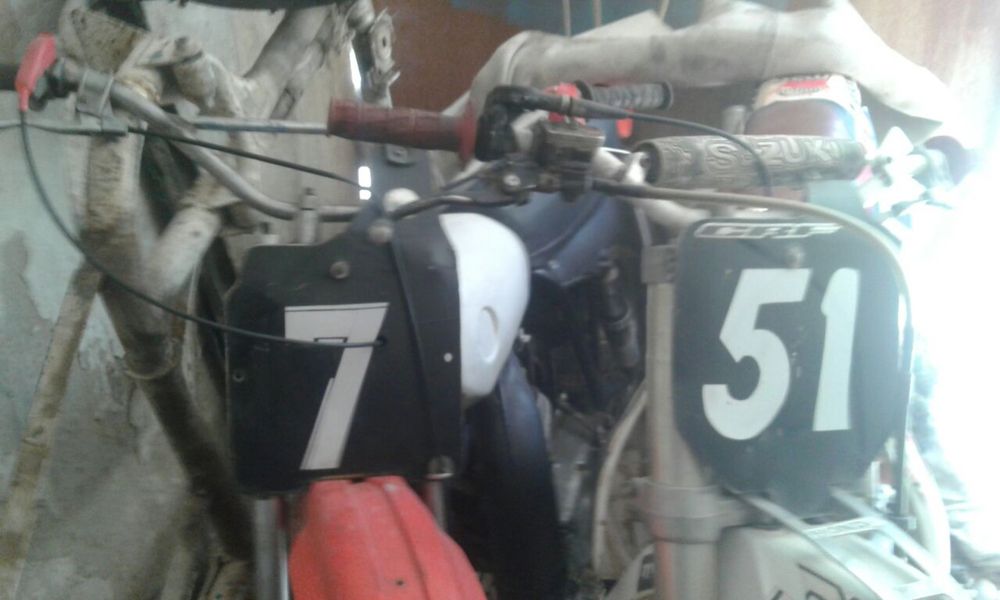 Мотоцикл чезет (2 шт.)