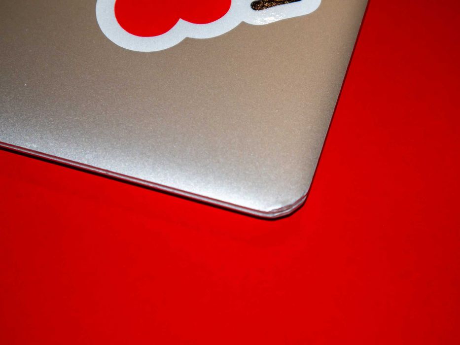 MacBook Air A1466 1.9GHz i5, 4GB RAM, 240GB SSD, перфектен, внос Литва