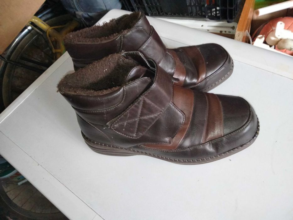 Ghete de damă ,Nr 40 , preț negociabil,plată doar cash