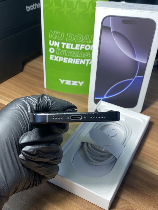 iPhone 16 Pro Max • 256 GB • Black Titanium